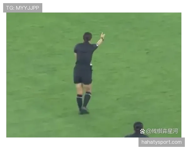 禁区手球一定判点球？这3种情况裁判却会示意比赛继续