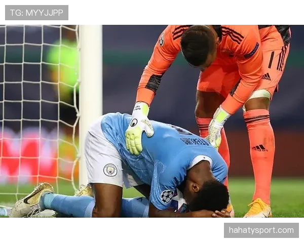 曼城高位压迫战术下，防线空当暴露，快速反击威胁加剧