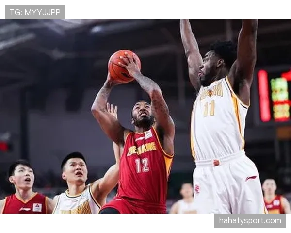 如何判定篮球卡位犯规？关键规则与判罚标准详解